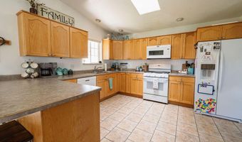 102 GARDEN Cir, Bloomfield, NM 87413