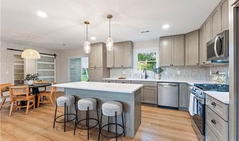 1201 NW 10th St, Bentonville, AR 72712