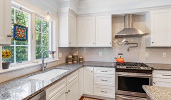13 Taylor Cove Dr 13, Andover, MA 01810