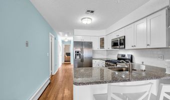 82 Spinnaker Ct, Bayville, NJ 08721