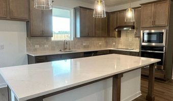 182 Peeps Ct, Adkins, TX 78101