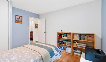 8004 PARK OVERLOOK Dr, Bethesda, MD 20817