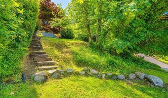 224 Forest Ln, Bellingham, WA 98225