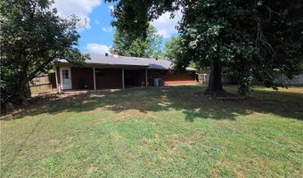 1806 Lawrence St, Bentonville, AR 72712