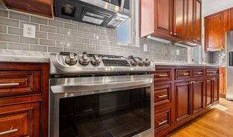 329 18TH Pl NE, Washington, DC 20002