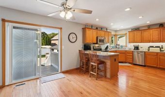 1530 Ashwood Dr, Altoona, IA 50009