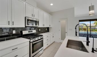 7408 SUNGOLD MEADOW Ct, Apollo Beach, FL 33572