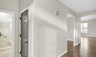 2660 Harnish Dr, Algonquin, IL 60102