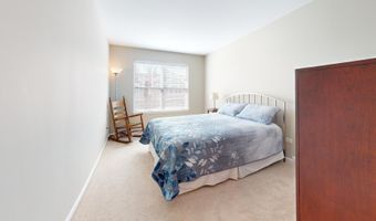 3221 N Heritage Ln, Arlington Heights, IL 60004
