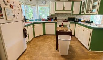 469 Lakeshore Dr, Bainbridge, GA 39819
