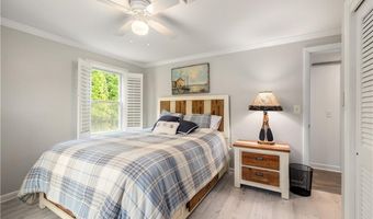 35 Willow Ave, Narragansett, RI 02882