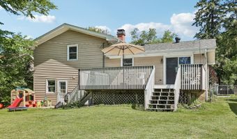523 Maplewood Dr, Antioch, IL 60002