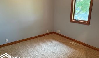11 Oak Lake Dr, Algona, IA 50511