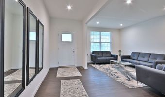 620 N Sullivan St, Addison, IL 60101