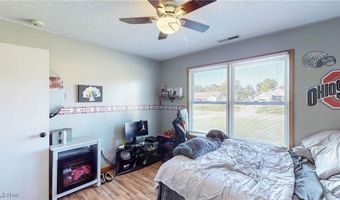 1454 Hillcrest Dr, Atwater, OH 44201