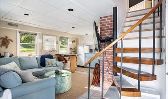 110 Rocky Hollow Rd, East Greenwich, RI 02818