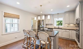 7022 Lancer Dr, Charlotte, NC 28226