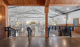 21358 OAK Ln, Aurora, OR 97002