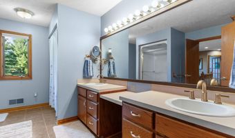 9774 68th Ave, Allendale, MI 49401