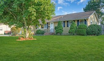 24 Woodland Rd, Bayville, NJ 08721