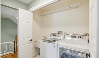 8942 BARROWGATE Ct, Potomac, MD 20854