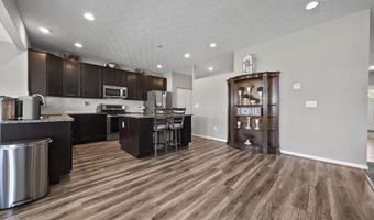 43 Burroughs Dr, Ashville, OH 43103