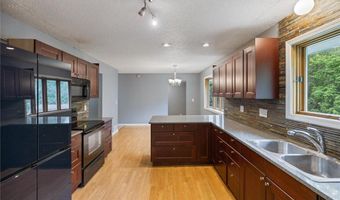 7872 142nd St W, Apple Valley, MN 55124