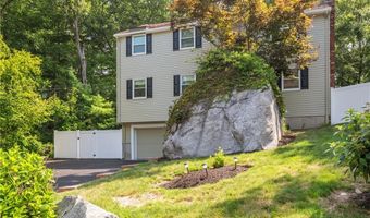 7 Aurora Dr, Cumberland, RI 02864