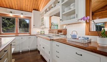 30 Mamao Pl, Haiku, HI 96708