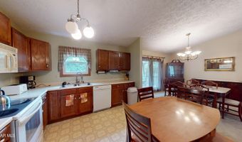 1647 Saint Francis Ln, Altoona, PA 16602