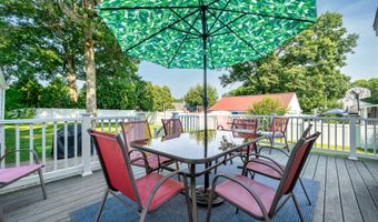 16 Raymond Pl, Cromwell, CT 06416