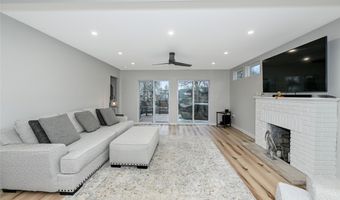 4135 State Park Dr, Akron, OH 44319