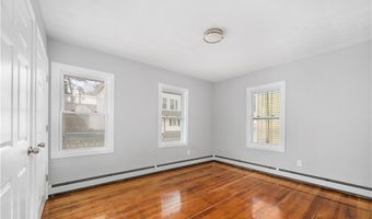 35 Central St, Lincoln, RI 02838