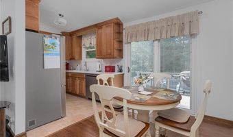 40 Red Oak Dr, Coventry, RI 02816