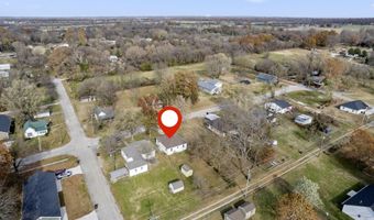 304 E Cofield St, Aurora, MO 65605