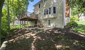 465 Redwood Forest Dr, Ballwin, MO 63021