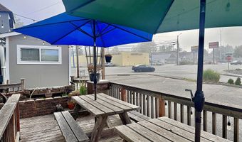 925 CHETCO Ave, Brookings, OR 97415