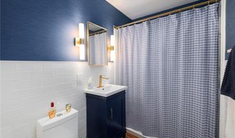 70 Carroll Ave 1009, Newport, RI 02840