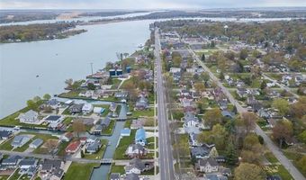 1749 Saint Clair River Dr, Algonac, MI 48001