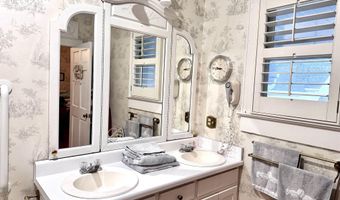 102 Jackson St, Albertville, AL 35950