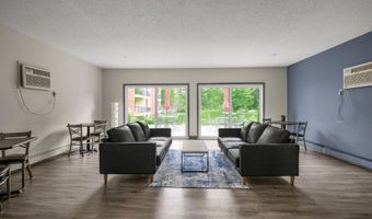 4 Pine Tree Dr 320, Arden Hills, MN 55112