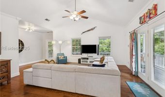 15 Palmetto Beach Dr, Bluffton, SC 29910