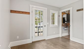 7 John St, Belfast, ME 04915