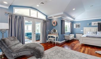 21 Crestwood Rd, Warwick, RI 02886
