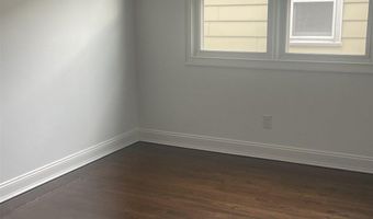 94 W 29TH St, Bayonne, NJ 07002
