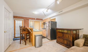 21- A W TAYLOR RUN Pkwy W, Alexandria, VA 22314
