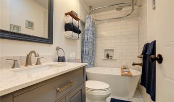 809 Lychee Dr, Barefoot Bay, FL 32976