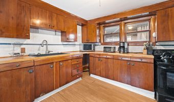 35 E Chestnut St, Augusta, ME 04330