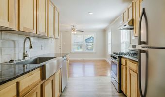 524 W Cross St, Benton, AR 72015