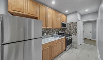 1614 R St SE, Washington, DC 20020